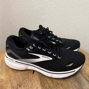 Brooks Ghost Black and White Sneakers